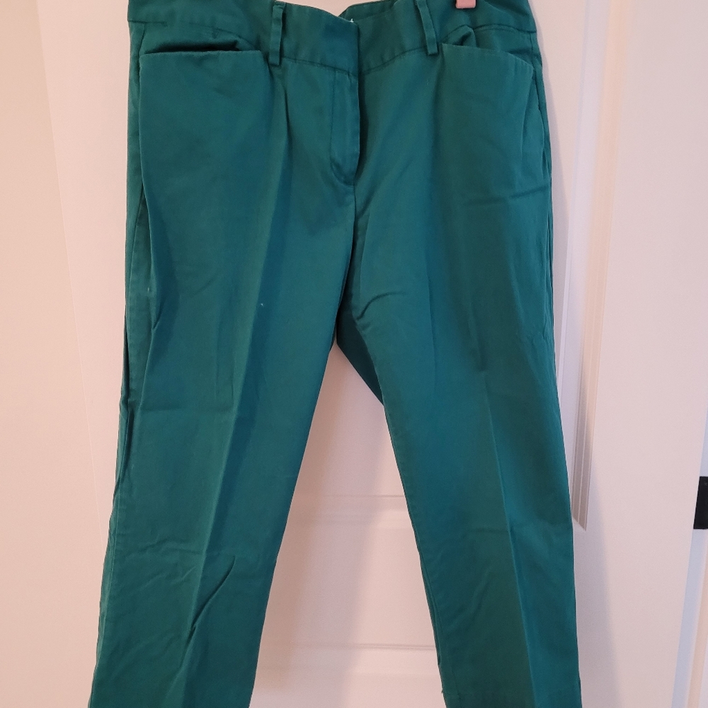 Green capri pants